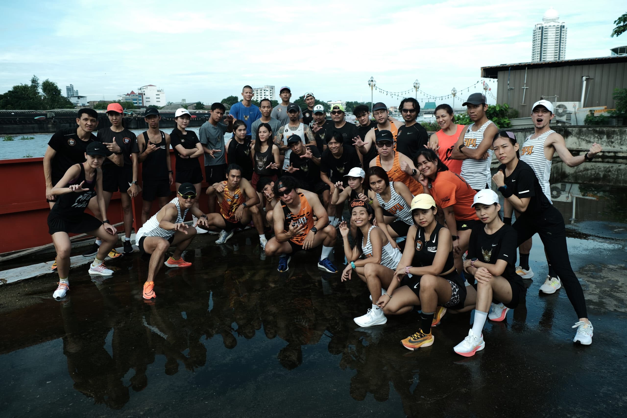 Seuxphen Running Team Roaring Through the Streets of Bangkok